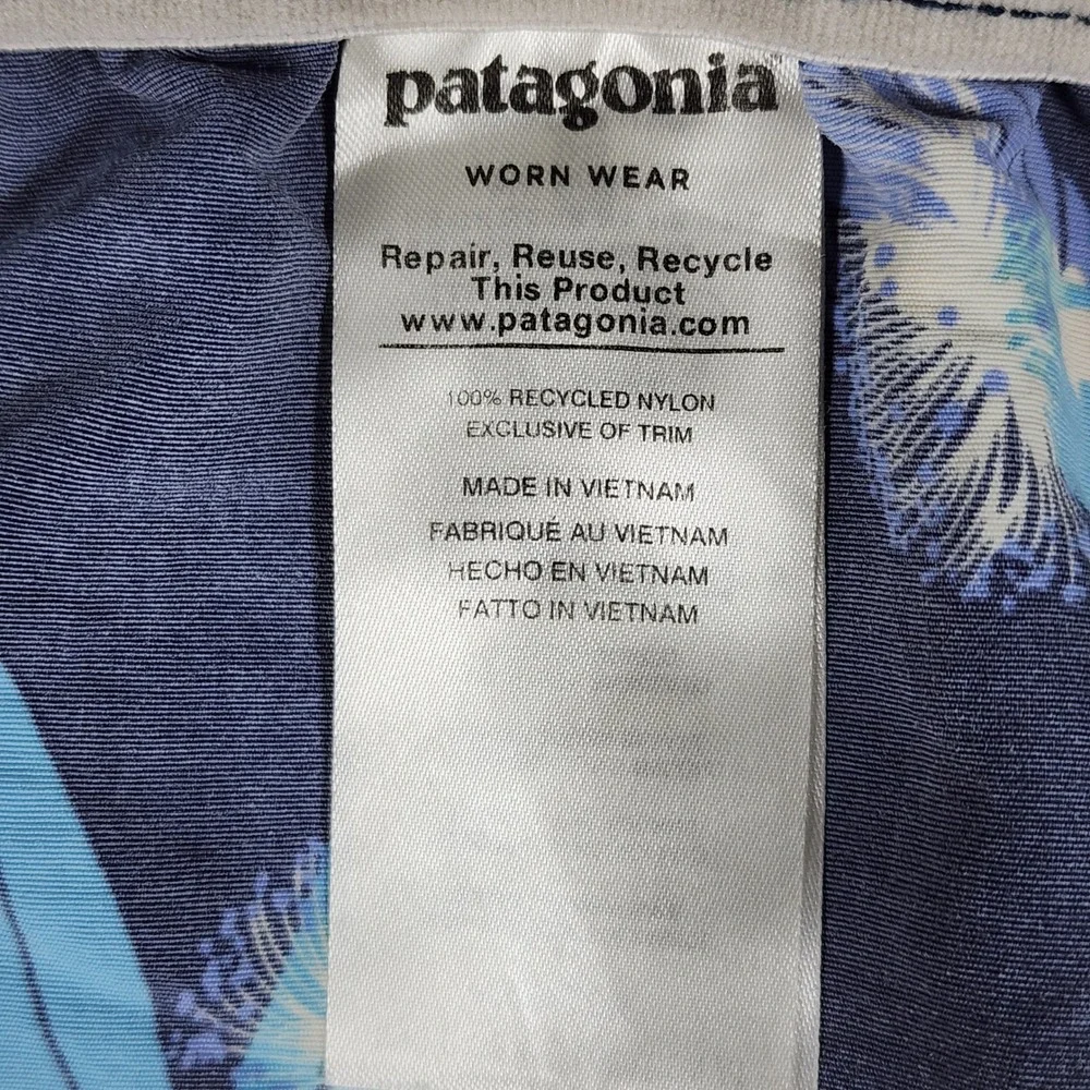 Patagonia Baggies Lights Mens Small Navy Parrot Print Recycled Nylon Excellent